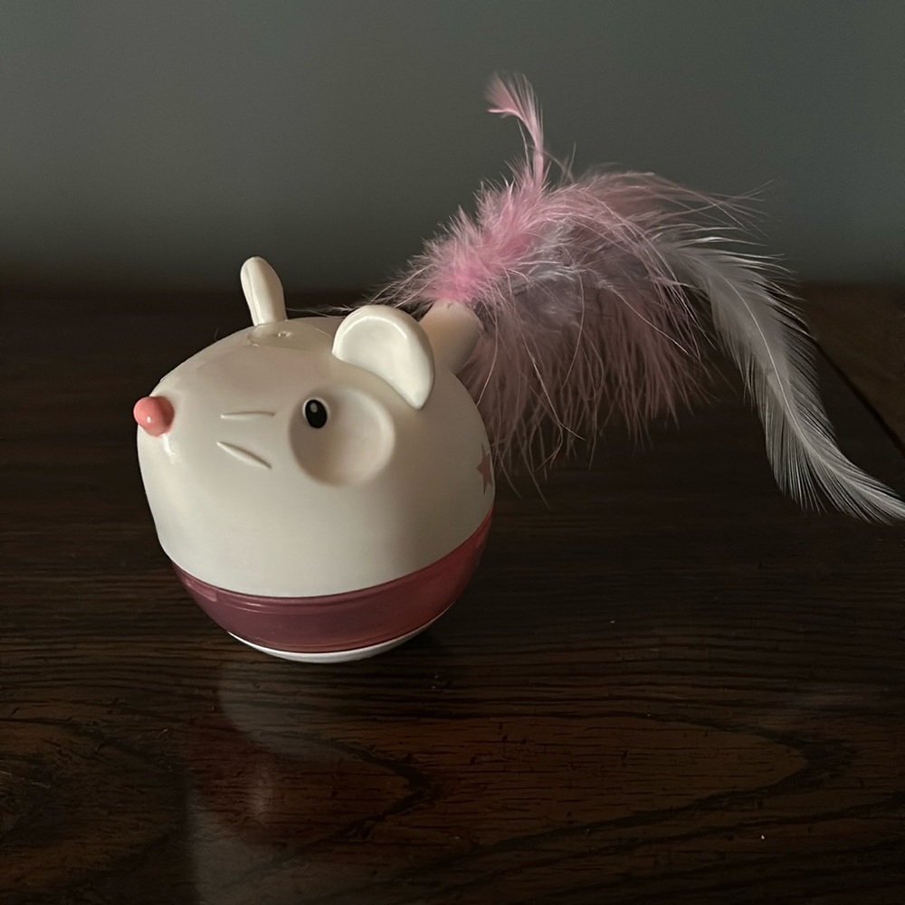 Tipsy mouse cat treat toy